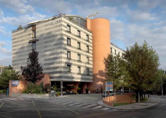 Szálloda Expo 4*